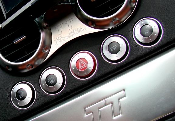 1 Set Aluminium Dekorblenden für die Schalterleiste im TT Design (Sitzheizung, Warnblinkschalter)