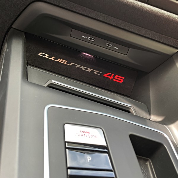 1 Alcantara Einlage Ablagefach Handy inkl. Clubsport 45 Logo in rot passend für VW Golf 8 Modelle