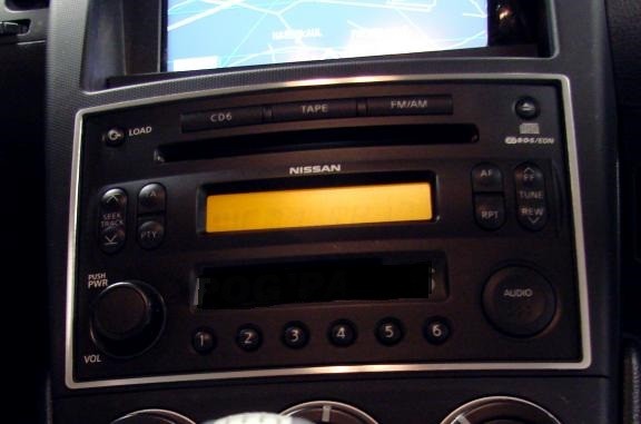 1 Aluminium Dekorrahmen für das Radio passend für Nissan 350Z Modelle Typ Z33